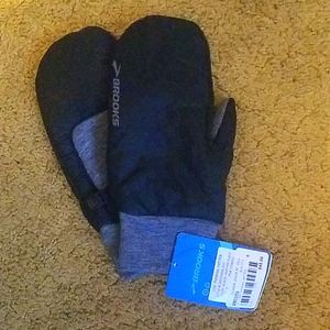 Brooks Thermal Mittens